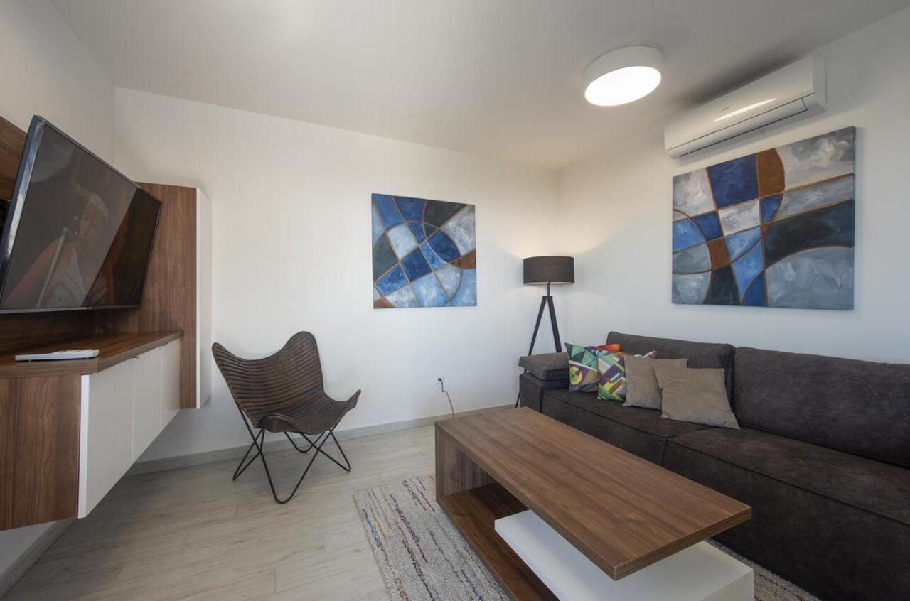 Family Friendly Apartments With A Swimming Pool Sveti Filip I Jakov, Biograd - 19325 Buitenkant foto