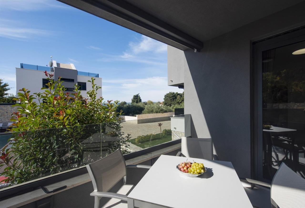 Family Friendly Apartments With A Swimming Pool Sveti Filip I Jakov, Biograd - 19325 Buitenkant foto