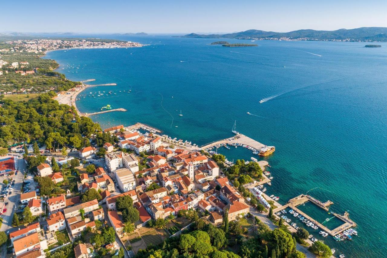 Family Friendly Apartments With A Swimming Pool Sveti Filip I Jakov, Biograd - 19325 Buitenkant foto